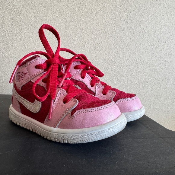 Nike Jordan 1 Mid Premium Valentine's Day Size US 6C Pink - Picture 2 of 11